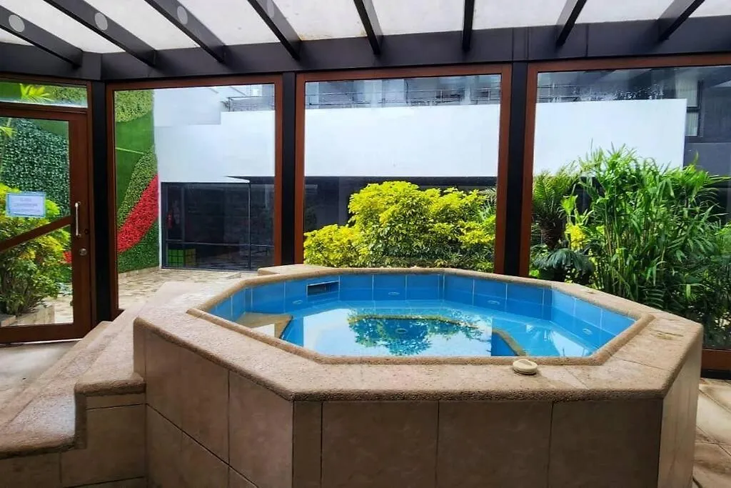 Suite Ejecutiva Parque La Carolina Con Piscina, Spa, Gym Quito 0*,